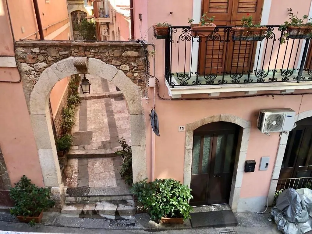 Casa Cariddi Boutique Apartment Taormina 0*,